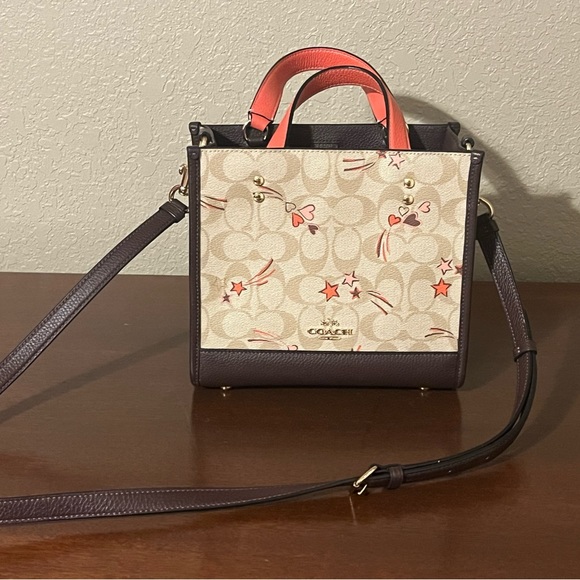 Coach Dempsey 22 Hearts and Stars Handbag with matching wallets - Picture 3 of 4